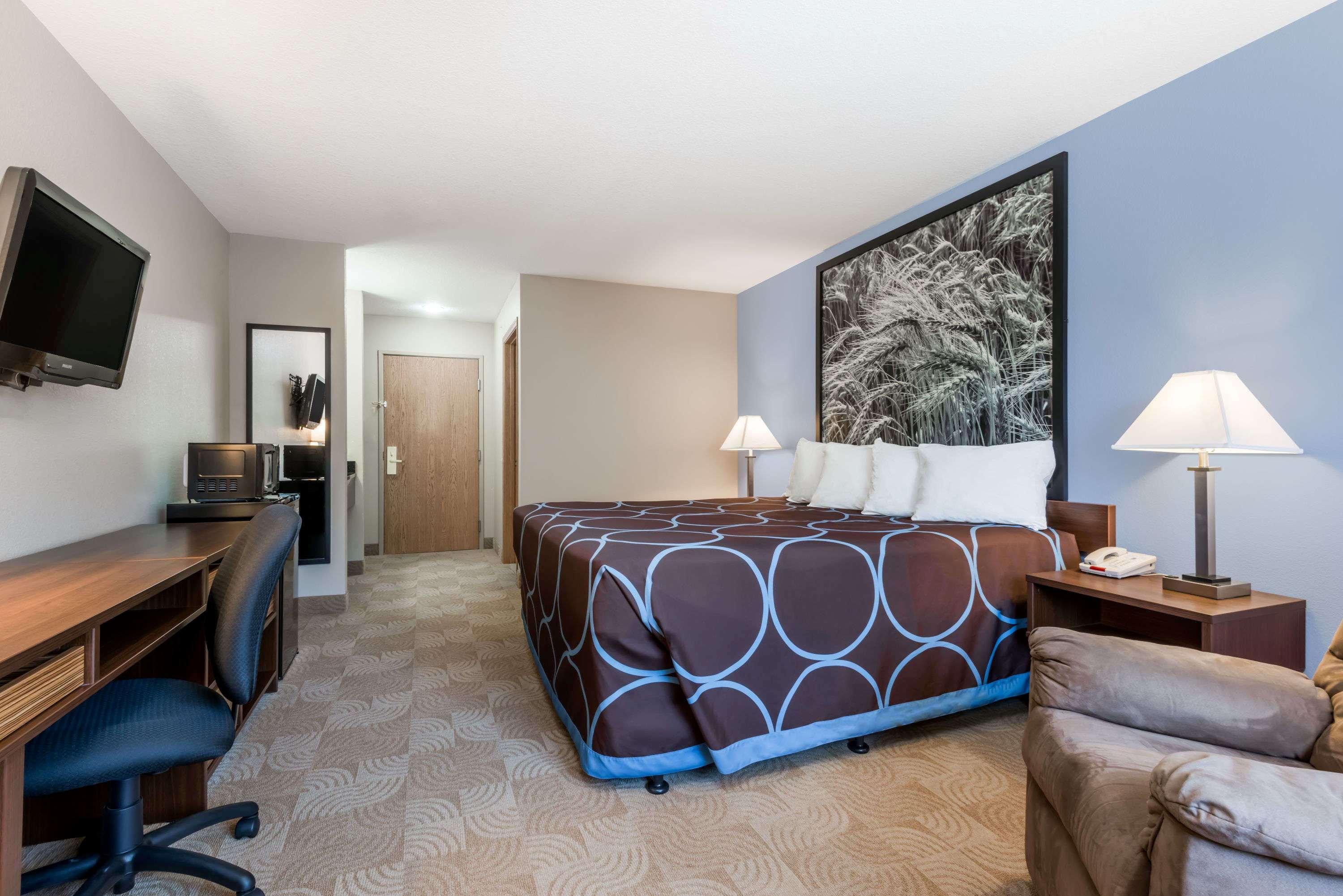 Super 8 By Wyndham Beloit Hotel Exterior photo