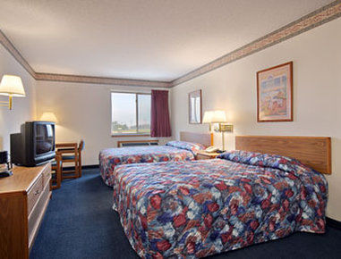 Super 8 By Wyndham Beloit Hotel Room photo
